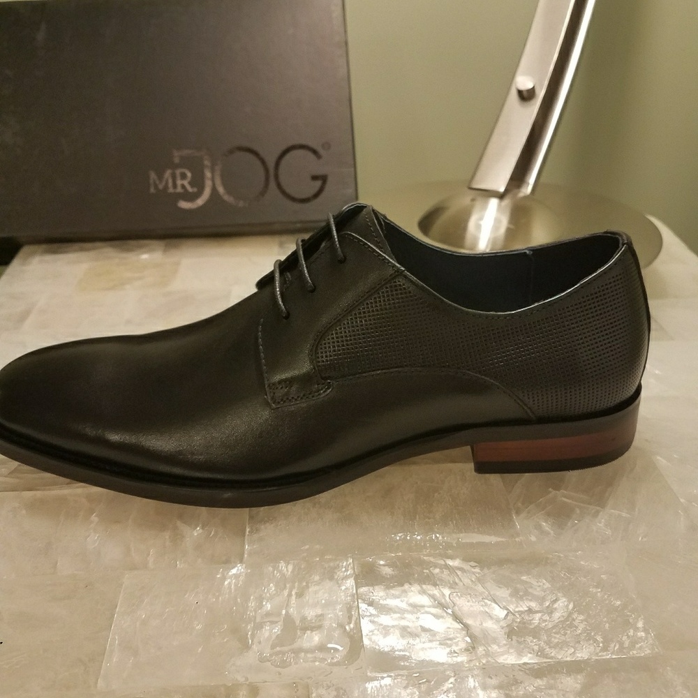 Shoes - Picture 4 of 7